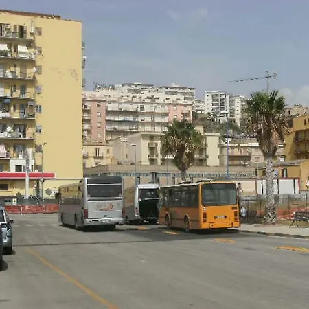 Oda ve Kahvaltı Statua Del Commissario Montalbano Yak\u0131n\u0131ndaki En Iyi Hangileri? Porto Empedocle